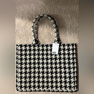 Brand new tote